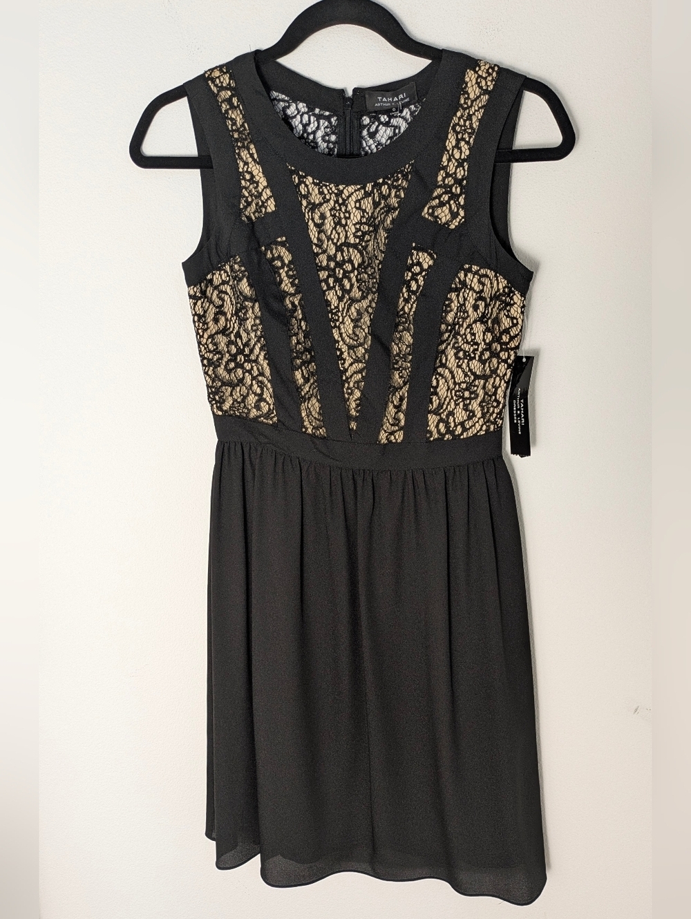 Tahari Women's Dress Size 0 Black Beige Lace Overlay Sleeveless Fit And Flare